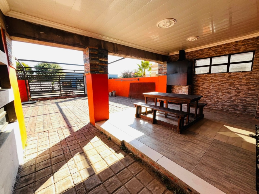 3 Bedroom Property for Sale in Bloemside 2 Free State